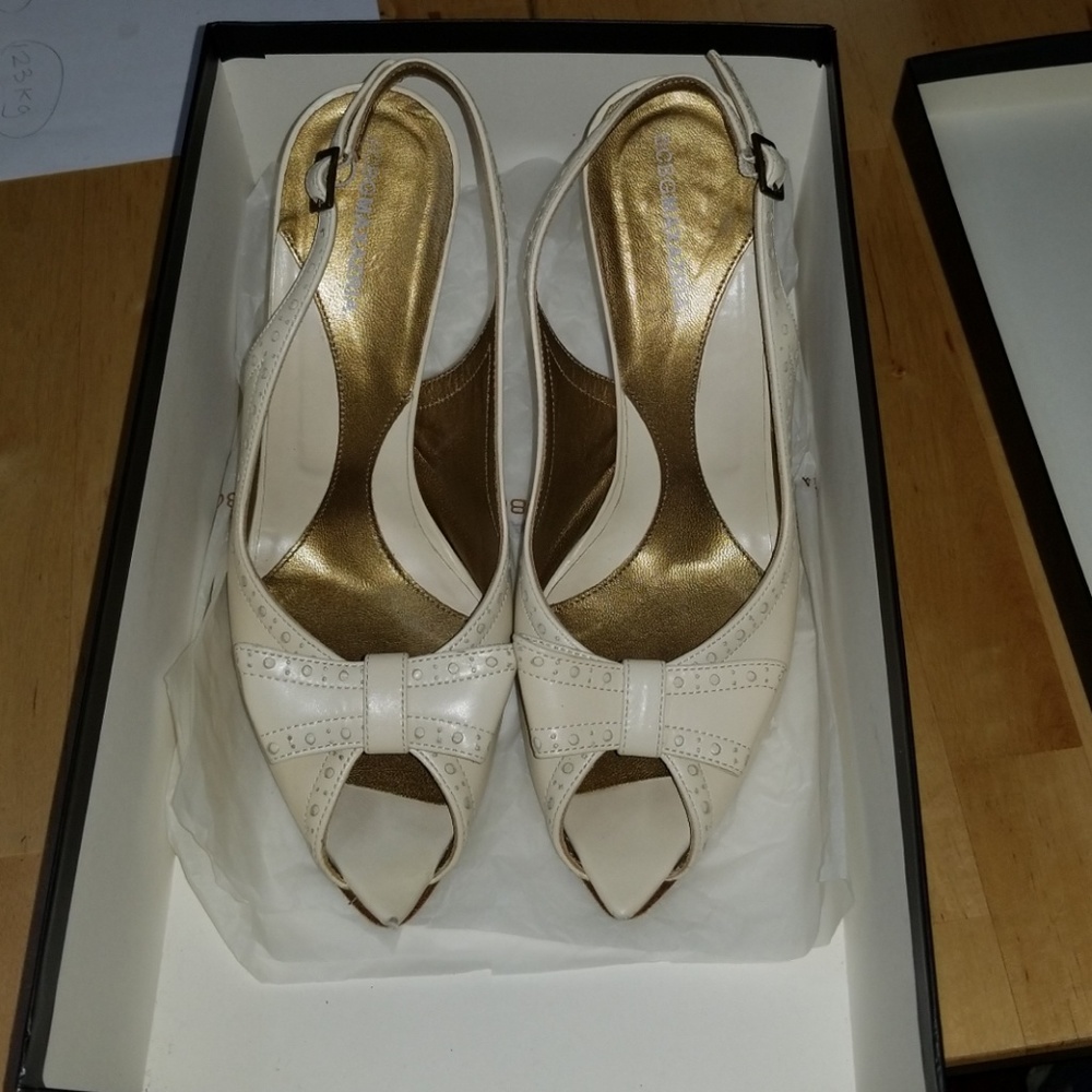 Women leather high heel